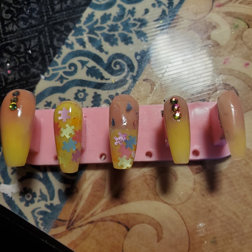 Custmized Nails - Picture 6 of 16